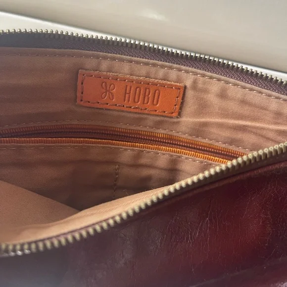 HOBO Rich Brown Leather Crossbody Bag - Picture 2 of 8